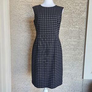 Tommy Hilfiger Houndstooth Dress Size 8 Velvet Detailing with Gold Zipper